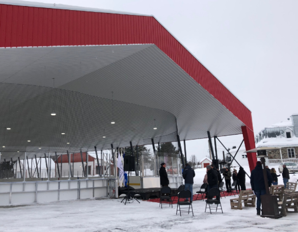 Annonce de l'ouverture officielle de la patinoire de Stoneham-et-Tewkesbury